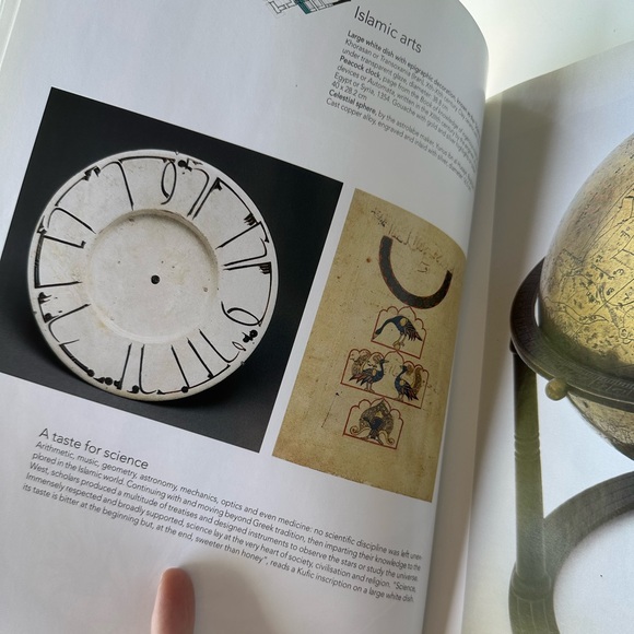 Visit the Louvre Museum Guide Book English Edition Illustrations Complete Plans - Picture 3 of 4